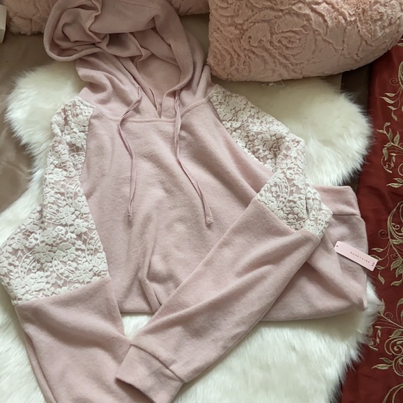 Rose + Vine light pink hooded  loungewear/ PJ set in size M - Picture 10 of 14
